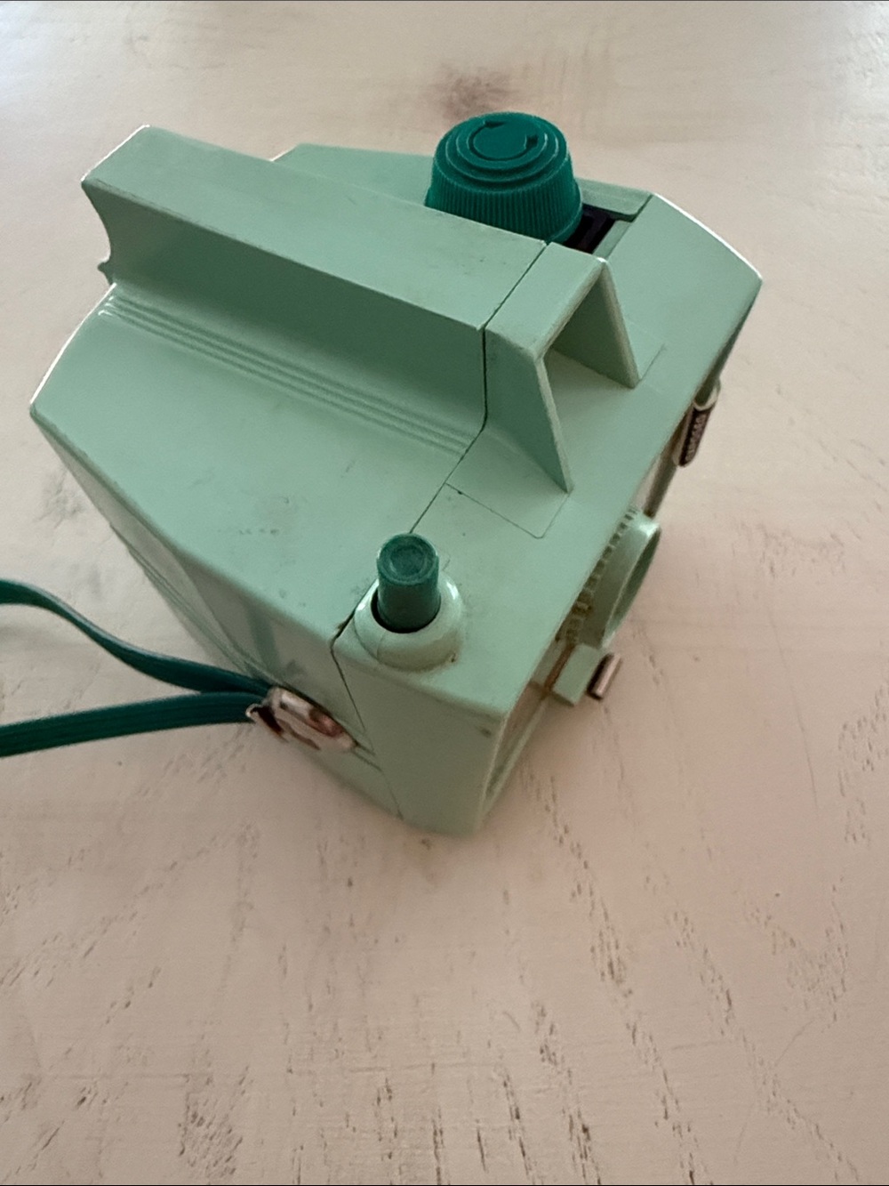 Savoy Imperial Box Camera Seafoam Green with Film 1960’s - untested - Picture 7 of 14